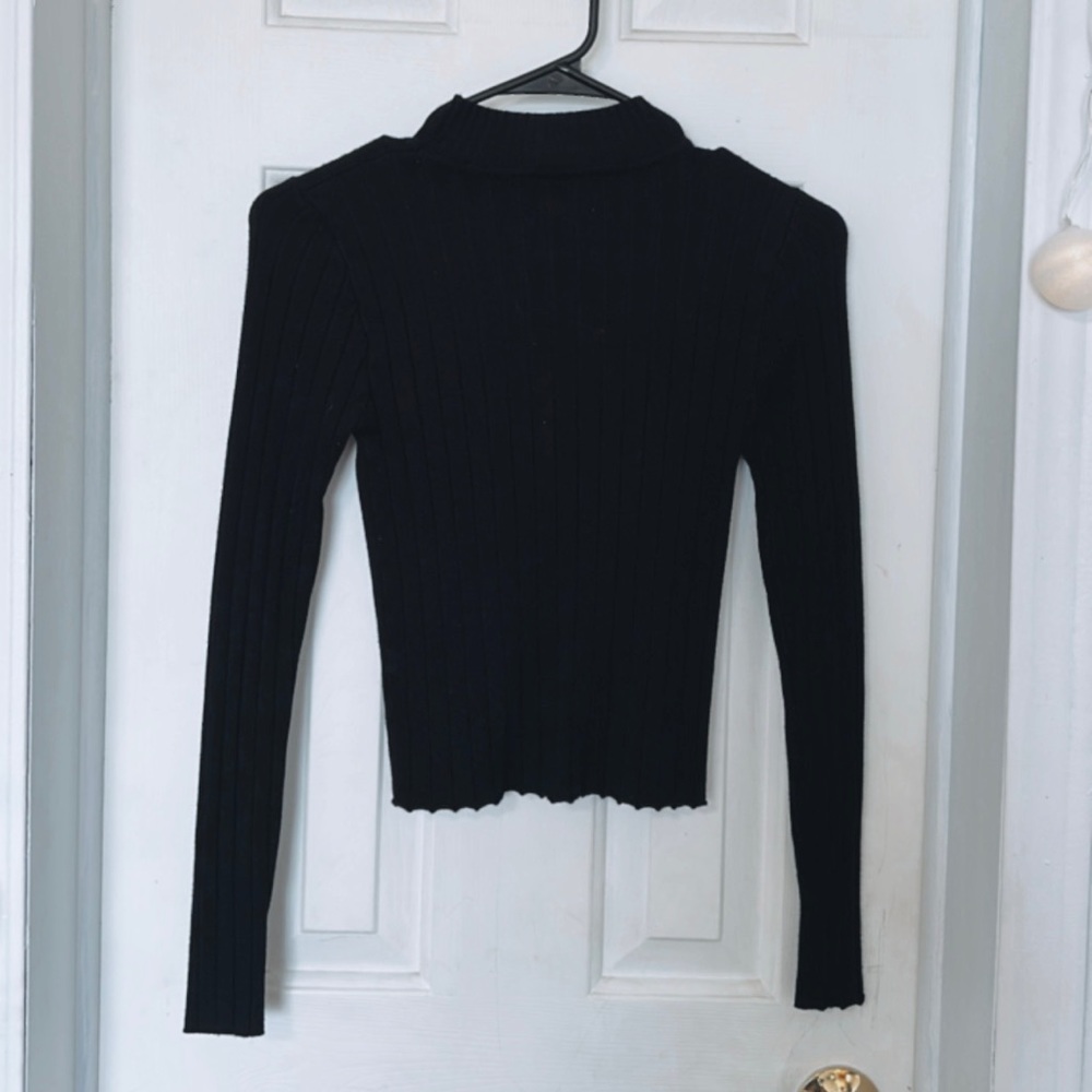 Forever 21 black fitted cropped long sleeve turtleneck